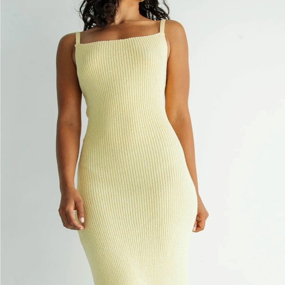 Yellow Backless Maxi Dress - LineByK - Picture 2 of 4